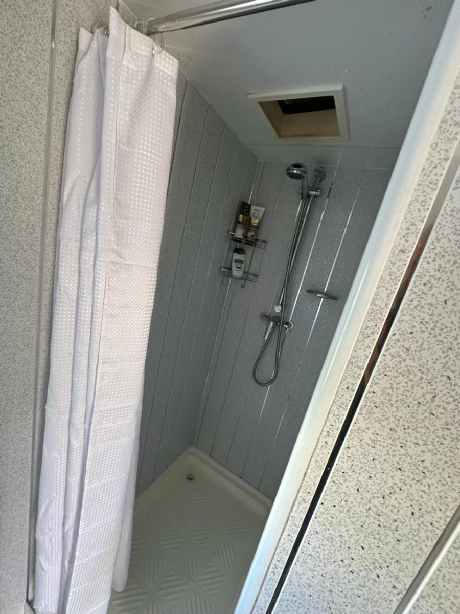 Tracey'S Hideaway - With Hot Tub & Amazing Views Hotell Llanasa Exteriör bild
